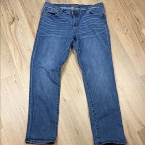 Kut from the Kloth Women’s Straight Leg Jeans. Size 12